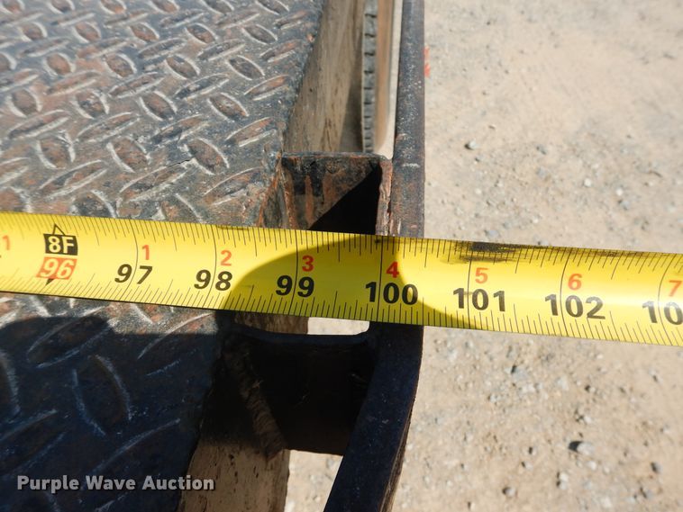 image for item DG1469 1999 International 4700  flatbed truck