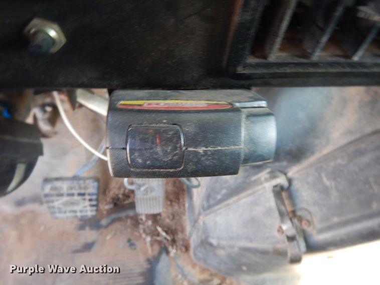 image for item DG1469 1999 International 4700  flatbed truck