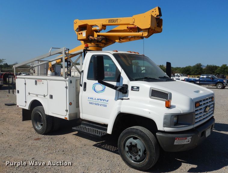 image for item DG1470 2003 Chevrolet C4500  bucket truck