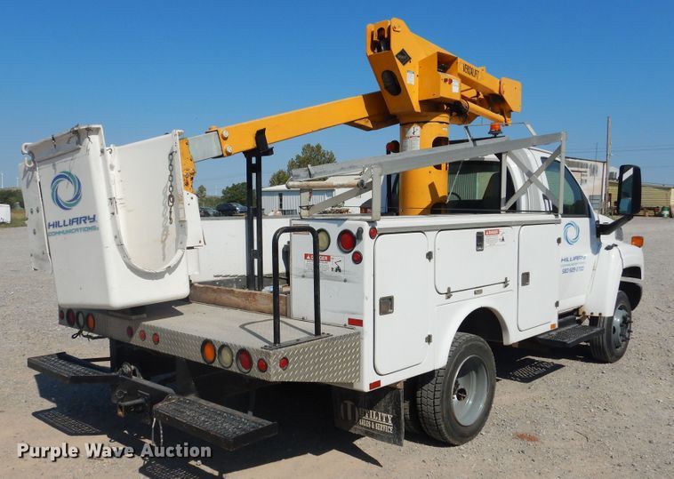 image for item DG1470 2003 Chevrolet C4500  bucket truck