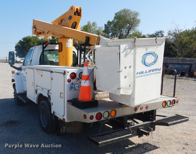 image for item DG1470 2003 Chevrolet C4500  bucket truck