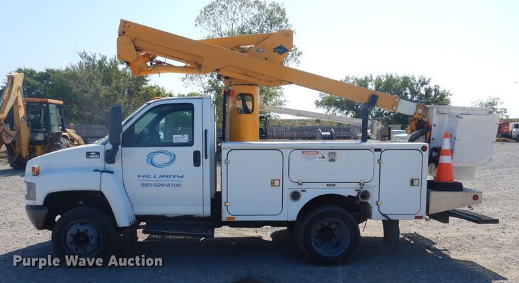 image for item DG1470 2003 Chevrolet C4500  bucket truck