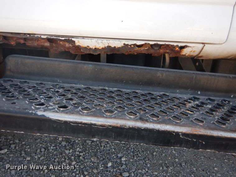 image for item DG1470 2003 Chevrolet C4500  bucket truck