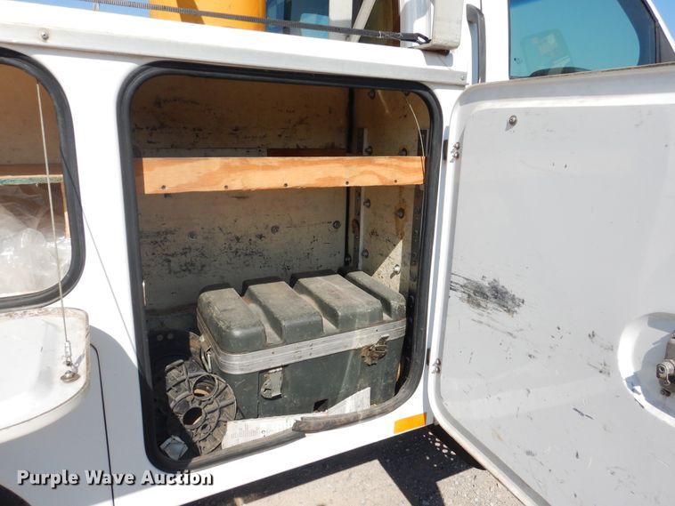 image for item DG1470 2003 Chevrolet C4500  bucket truck