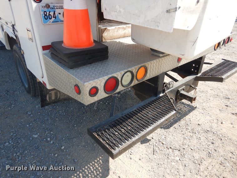image for item DG1470 2003 Chevrolet C4500  bucket truck