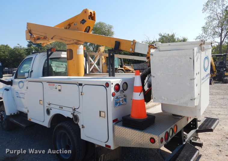 image for item DG1470 2003 Chevrolet C4500  bucket truck