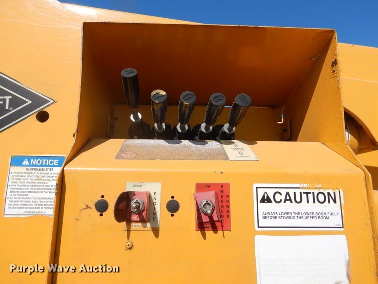 image for item DG1470 2003 Chevrolet C4500  bucket truck