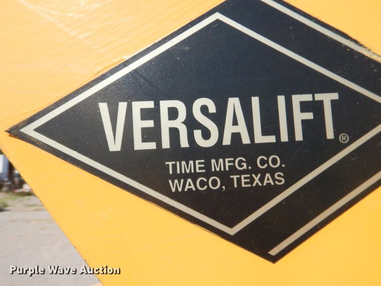 image for item DG1470 2003 Chevrolet C4500  bucket truck