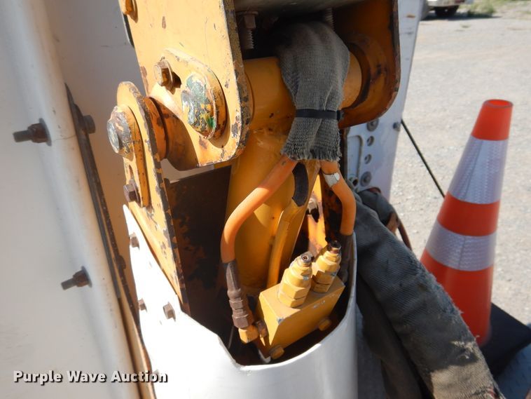 image for item DG1470 2003 Chevrolet C4500  bucket truck