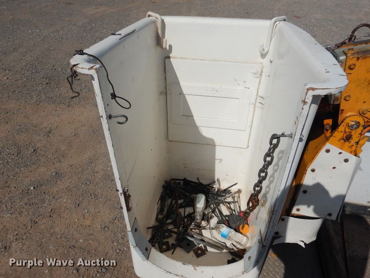 image for item DG1470 2003 Chevrolet C4500  bucket truck