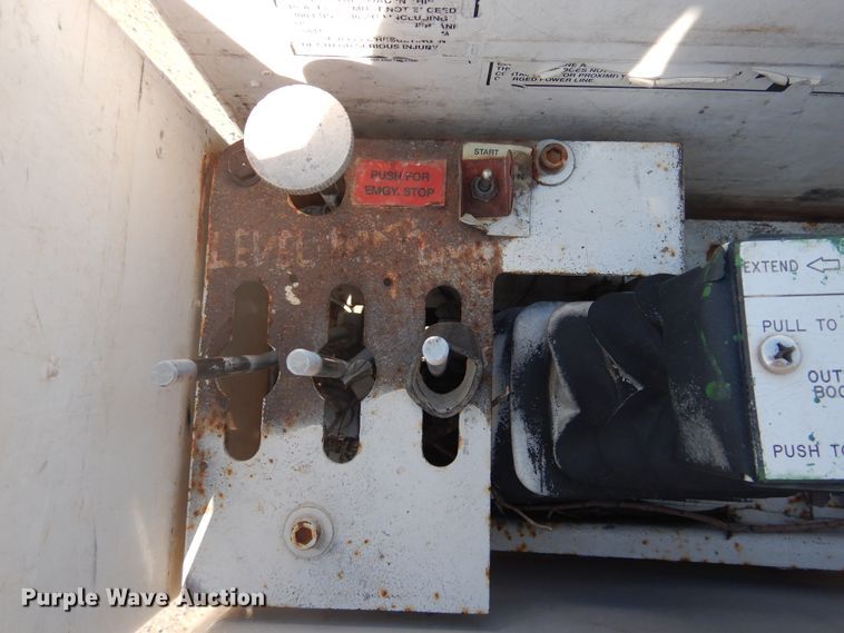 image for item DG1470 2003 Chevrolet C4500  bucket truck