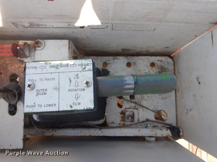 image for item DG1470 2003 Chevrolet C4500  bucket truck