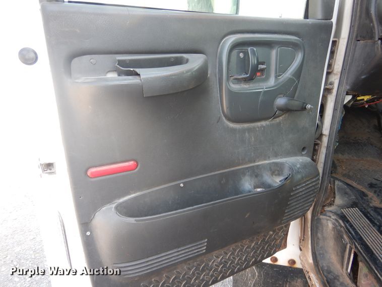 image for item DG1470 2003 Chevrolet C4500  bucket truck