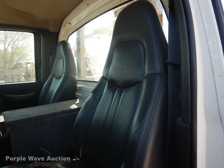 image for item DG1470 2003 Chevrolet C4500  bucket truck