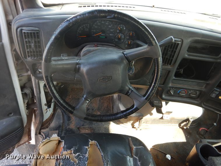 image for item DG1470 2003 Chevrolet C4500  bucket truck