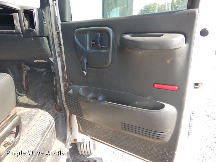 image for item DG1470 2003 Chevrolet C4500  bucket truck