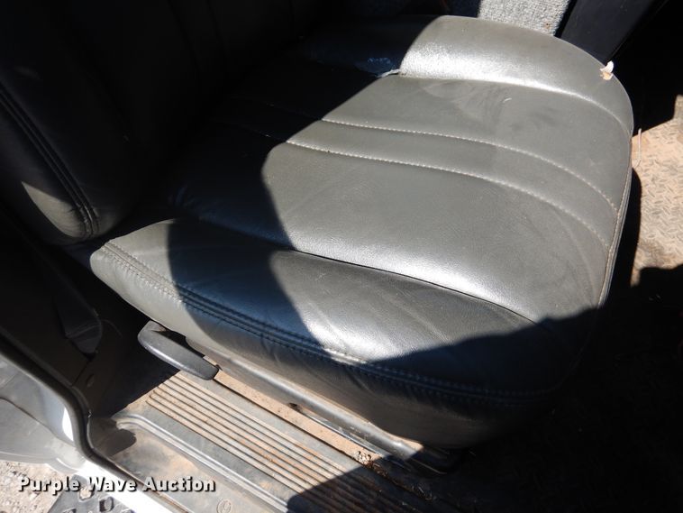 image for item DG1470 2003 Chevrolet C4500  bucket truck