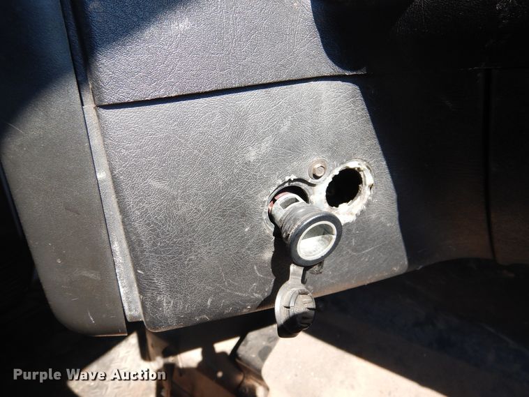 image for item DG1470 2003 Chevrolet C4500  bucket truck