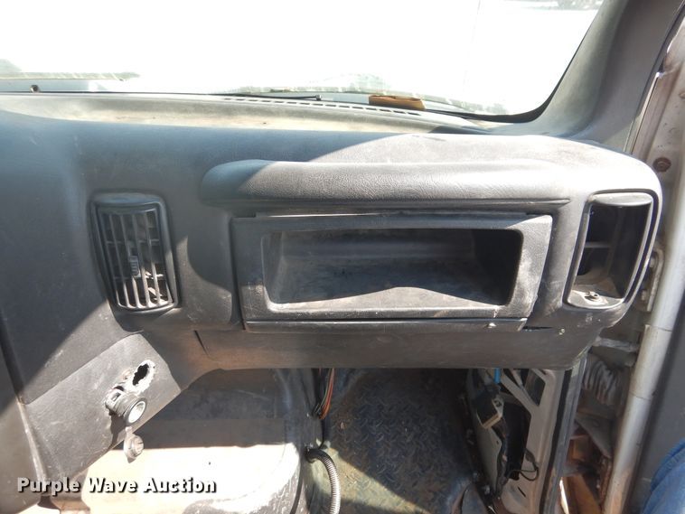 image for item DG1470 2003 Chevrolet C4500  bucket truck