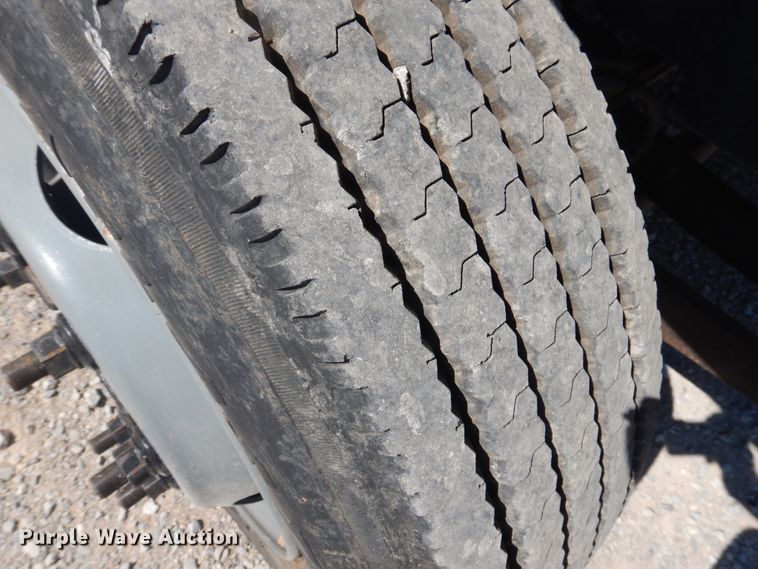 image for item DG1470 2003 Chevrolet C4500  bucket truck