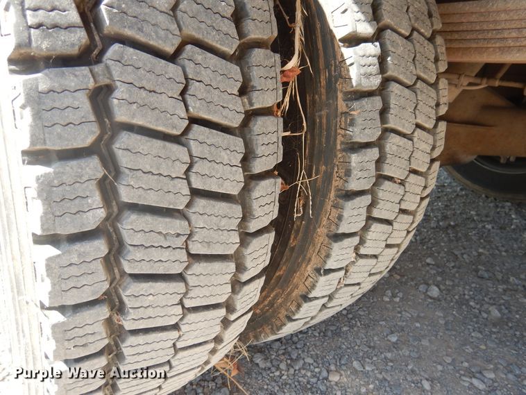 image for item DG1470 2003 Chevrolet C4500  bucket truck