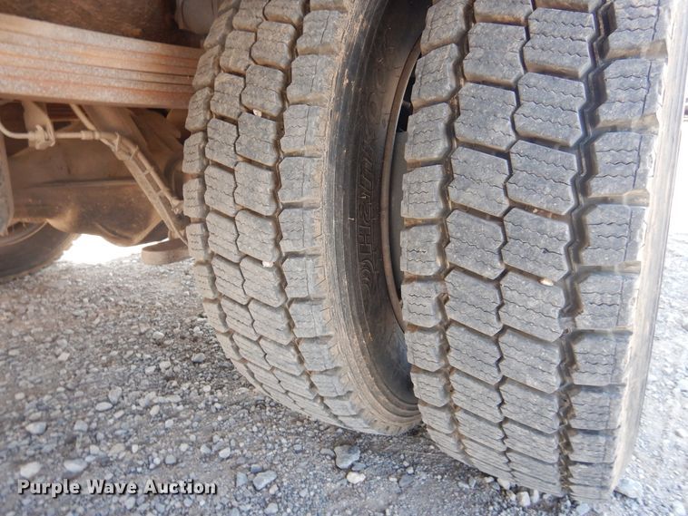 image for item DG1470 2003 Chevrolet C4500  bucket truck