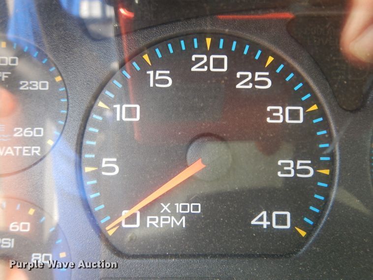 image for item DG6889 2006 International 4300  box truck