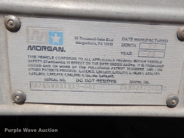 image for item DG6889 2006 International 4300  box truck