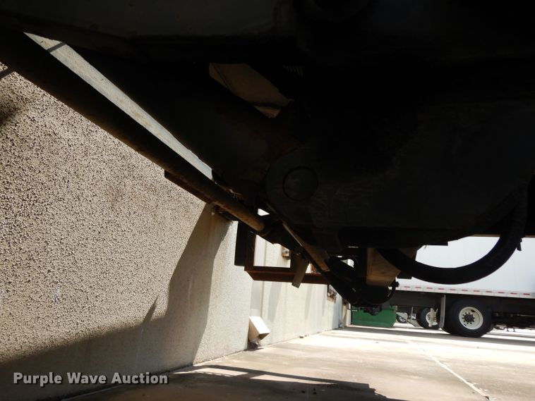 image for item DG6889 2006 International 4300  box truck