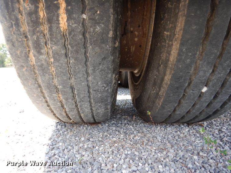 image for item DG6986 1990 Fontaine HRGTT-7-50NGBAW lowboy equipment trailer