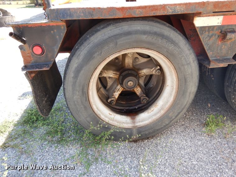 image for item DG6986 1990 Fontaine HRGTT-7-50NGBAW lowboy equipment trailer