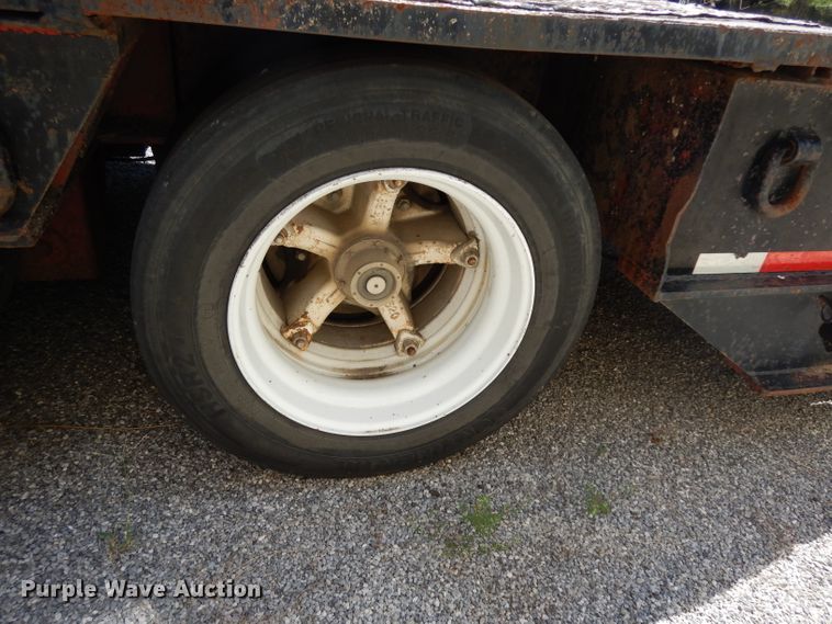 image for item DG6986 1990 Fontaine HRGTT-7-50NGBAW lowboy equipment trailer