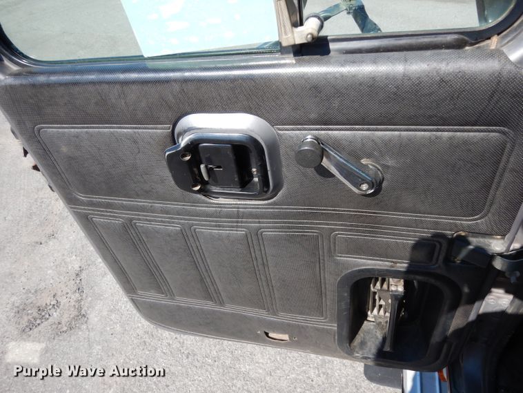 image for item DG6988 1997 Mack CH613  semi truck