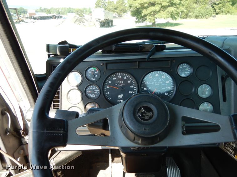 image for item DG6988 1997 Mack CH613  semi truck