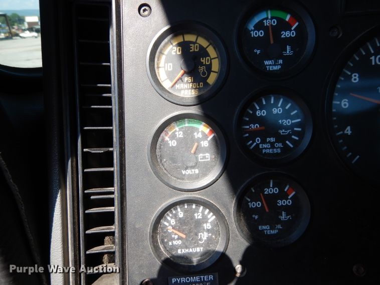 image for item DG6988 1997 Mack CH613  semi truck