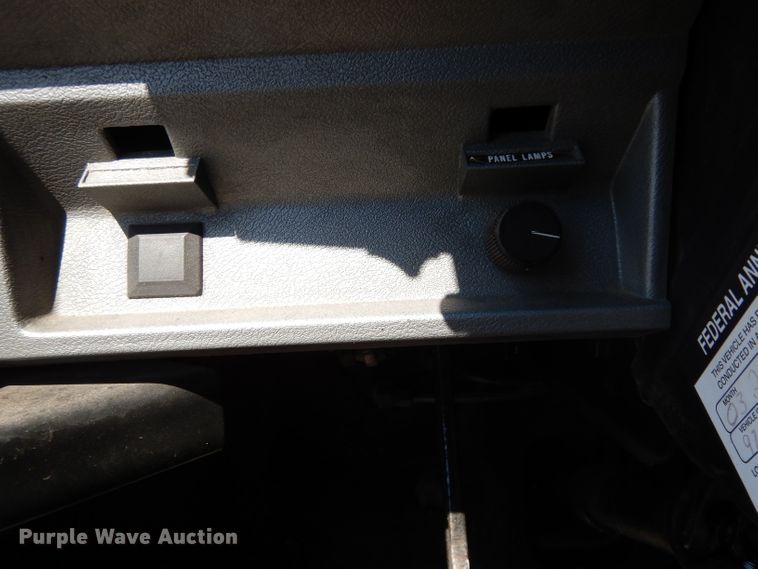 image for item DG6988 1997 Mack CH613  semi truck