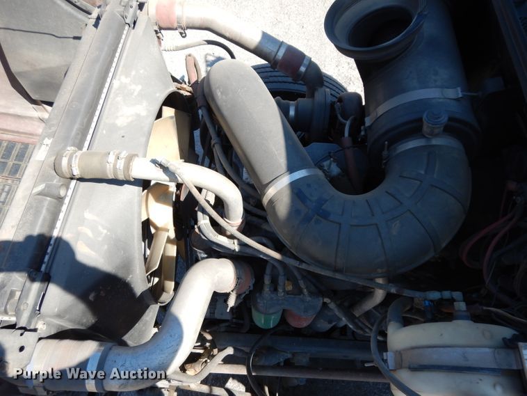 image for item DG6988 1997 Mack CH613  semi truck