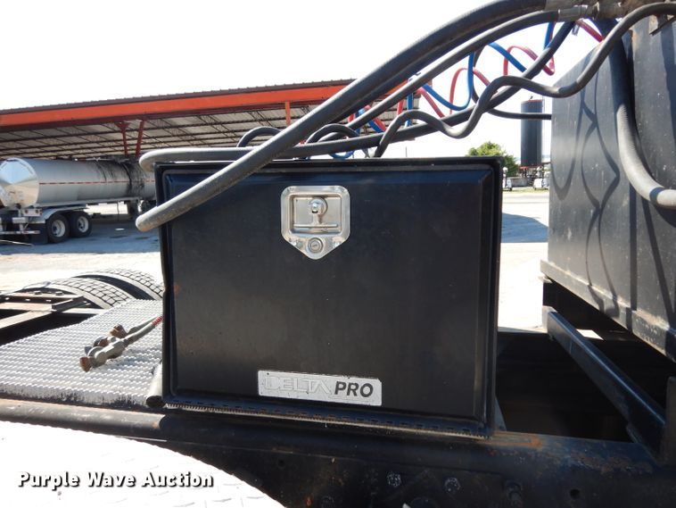 image for item DG6988 1997 Mack CH613  semi truck