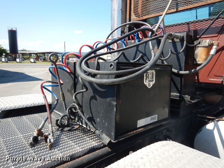 image for item DG6988 1997 Mack CH613  semi truck