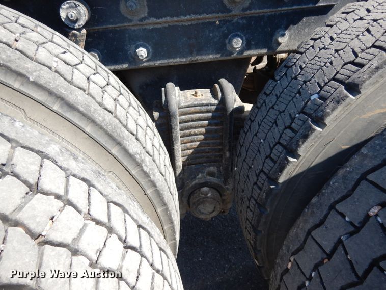 image for item DG6988 1997 Mack CH613  semi truck