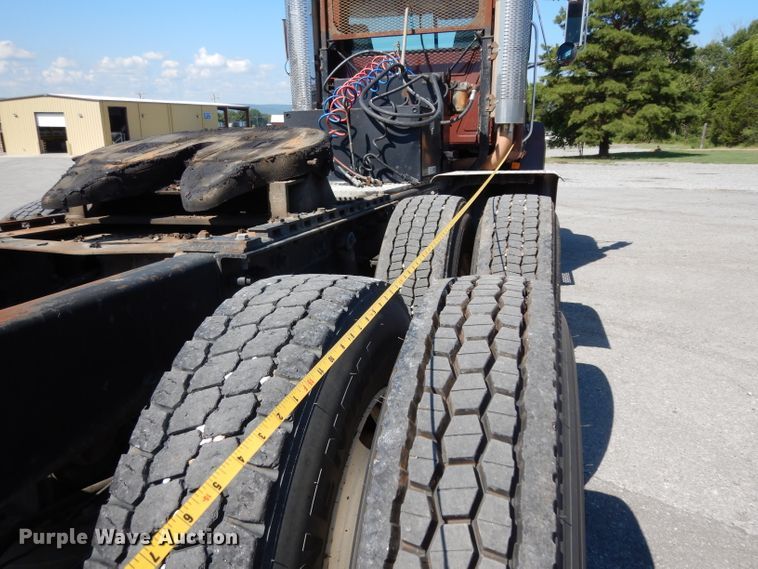 image for item DG6988 1997 Mack CH613  semi truck