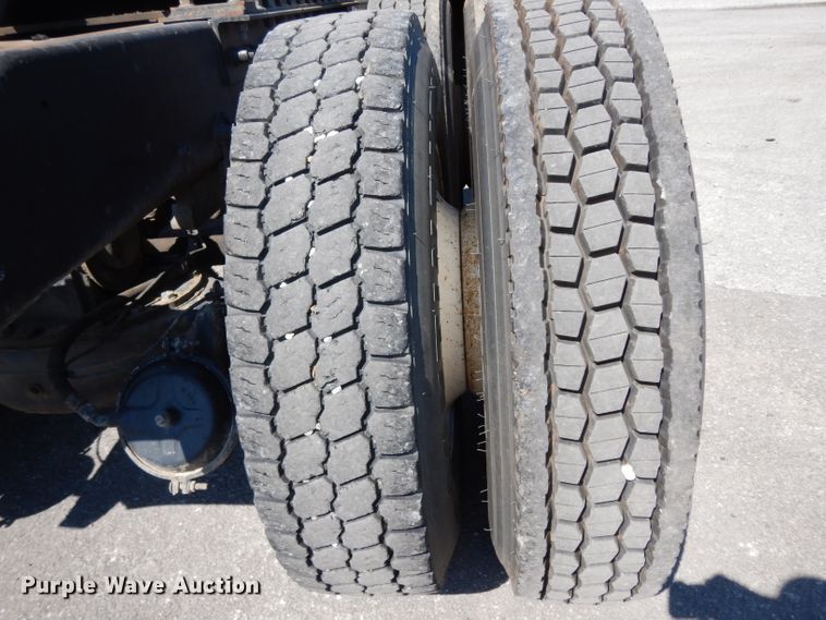 image for item DG6988 1997 Mack CH613  semi truck