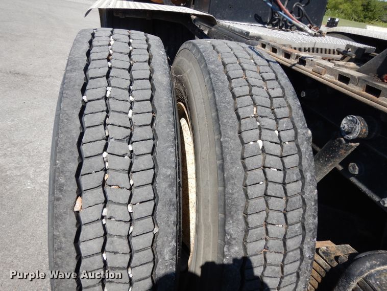 image for item DG6988 1997 Mack CH613  semi truck