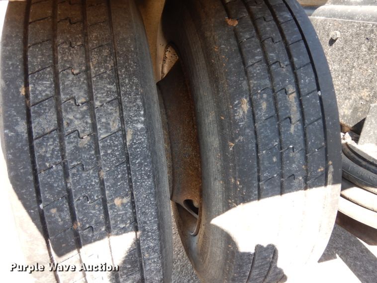 image for item DG6988 1997 Mack CH613  semi truck