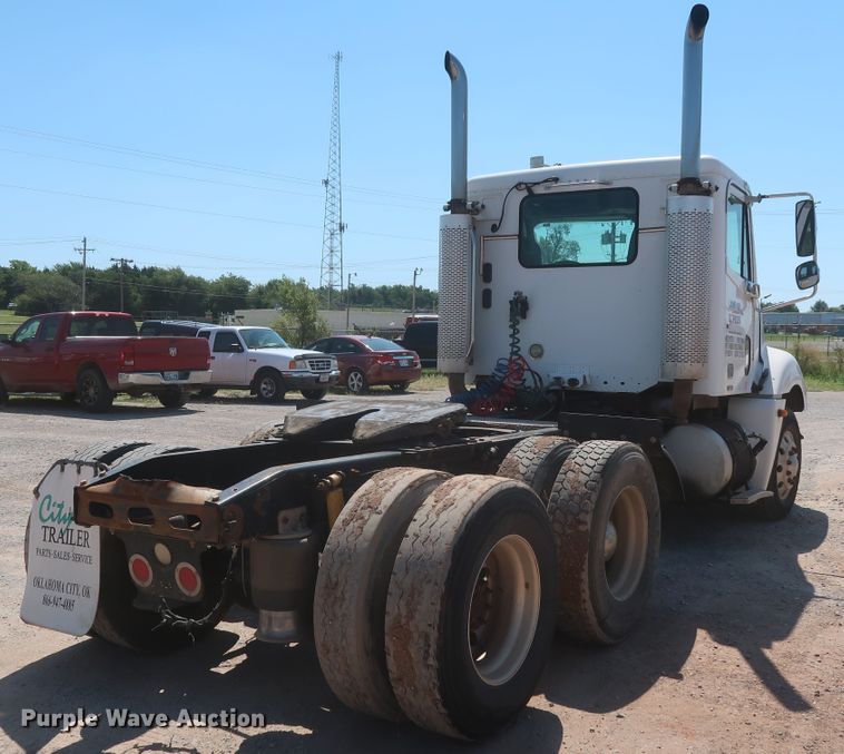 image for item DH0995 2006 Freightliner Columbia  semi truck