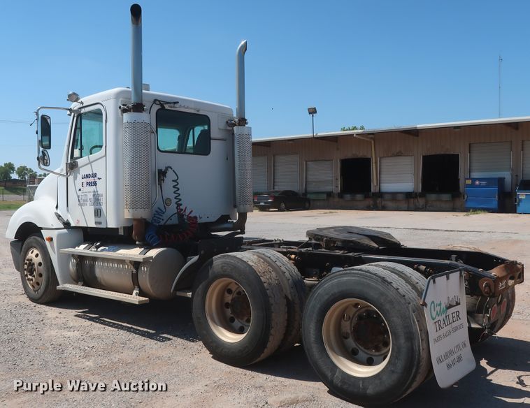 image for item DH0995 2006 Freightliner Columbia  semi truck