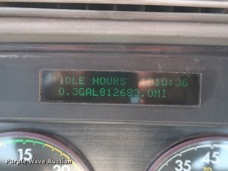 image for item DH0995 2006 Freightliner Columbia  semi truck