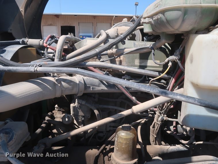 image for item DH0995 2006 Freightliner Columbia  semi truck