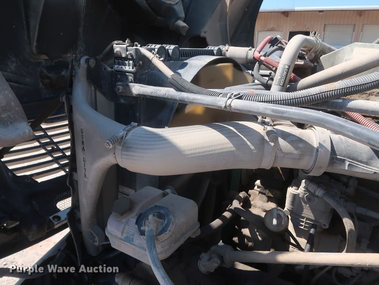 image for item DH0995 2006 Freightliner Columbia  semi truck