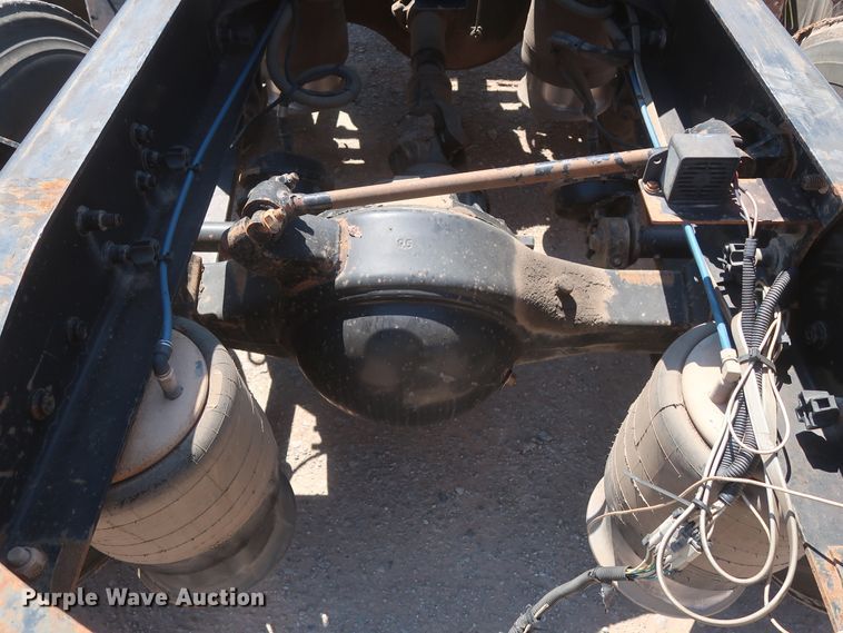 image for item DH0995 2006 Freightliner Columbia  semi truck